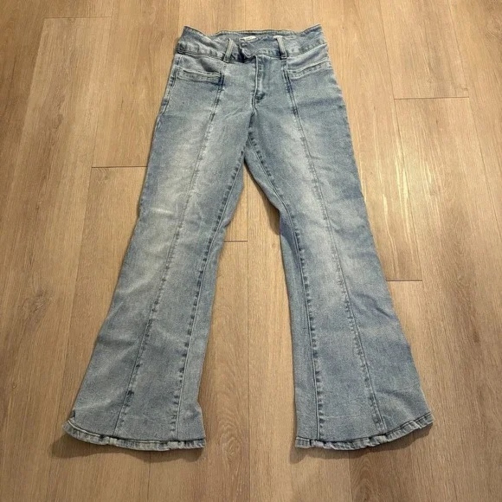 Forever 21 Women's Light Blue Flared Jeans